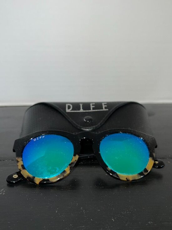 Diff Eyewear Accessories - DIFF Eyewear Dime II Round Sunglasses, Tortoise,Blue-Green Mirror Lenses, w/case